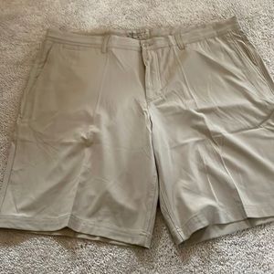 Nike golf shorts in khaki